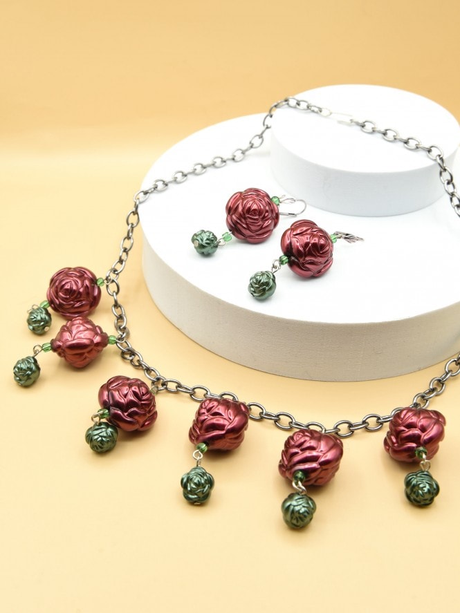 Wine Rose Garden Necklace Set